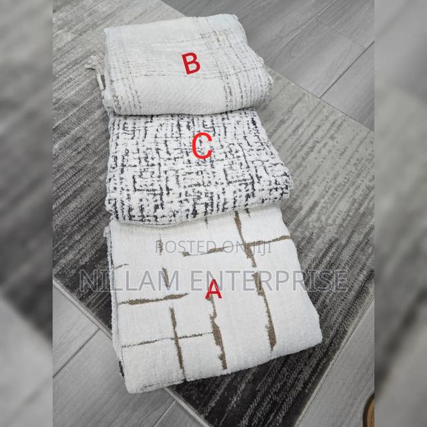 Premium Quality Throw Blankets*