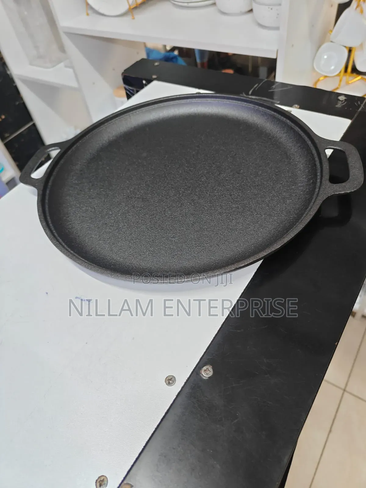 Cast Iron Skillet*
