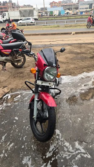 TVS HLX 125 2024 Red