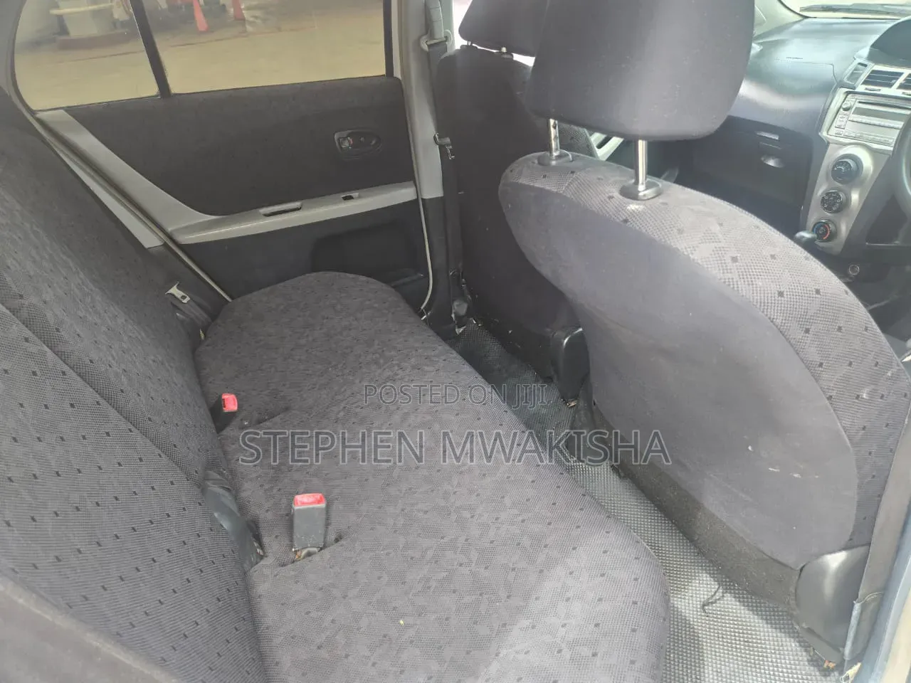 Toyota Vitz 2014 Silver