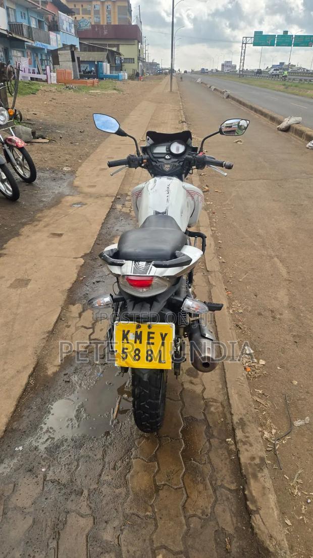 TVS Apache 180 RTR 2018 White - thumbnail 3