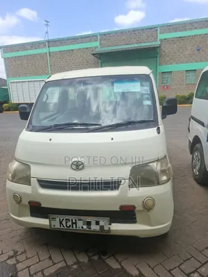 Toyota HiAce 2011 White