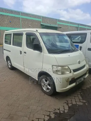 Toyota HiAce 2011 White