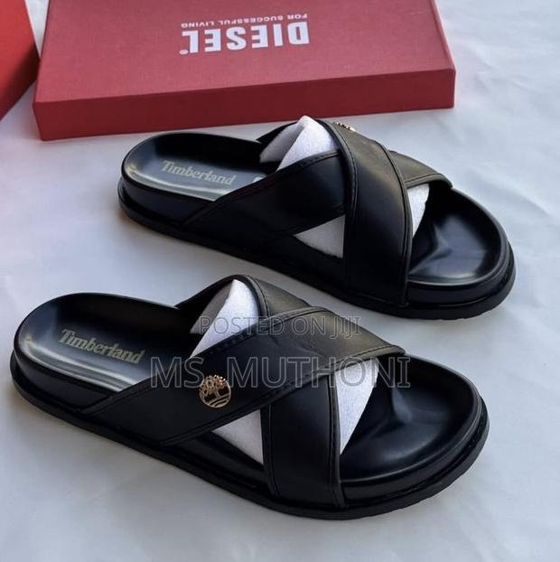 Assorted Brands Men Casual Black Sandals - thumbnail 3