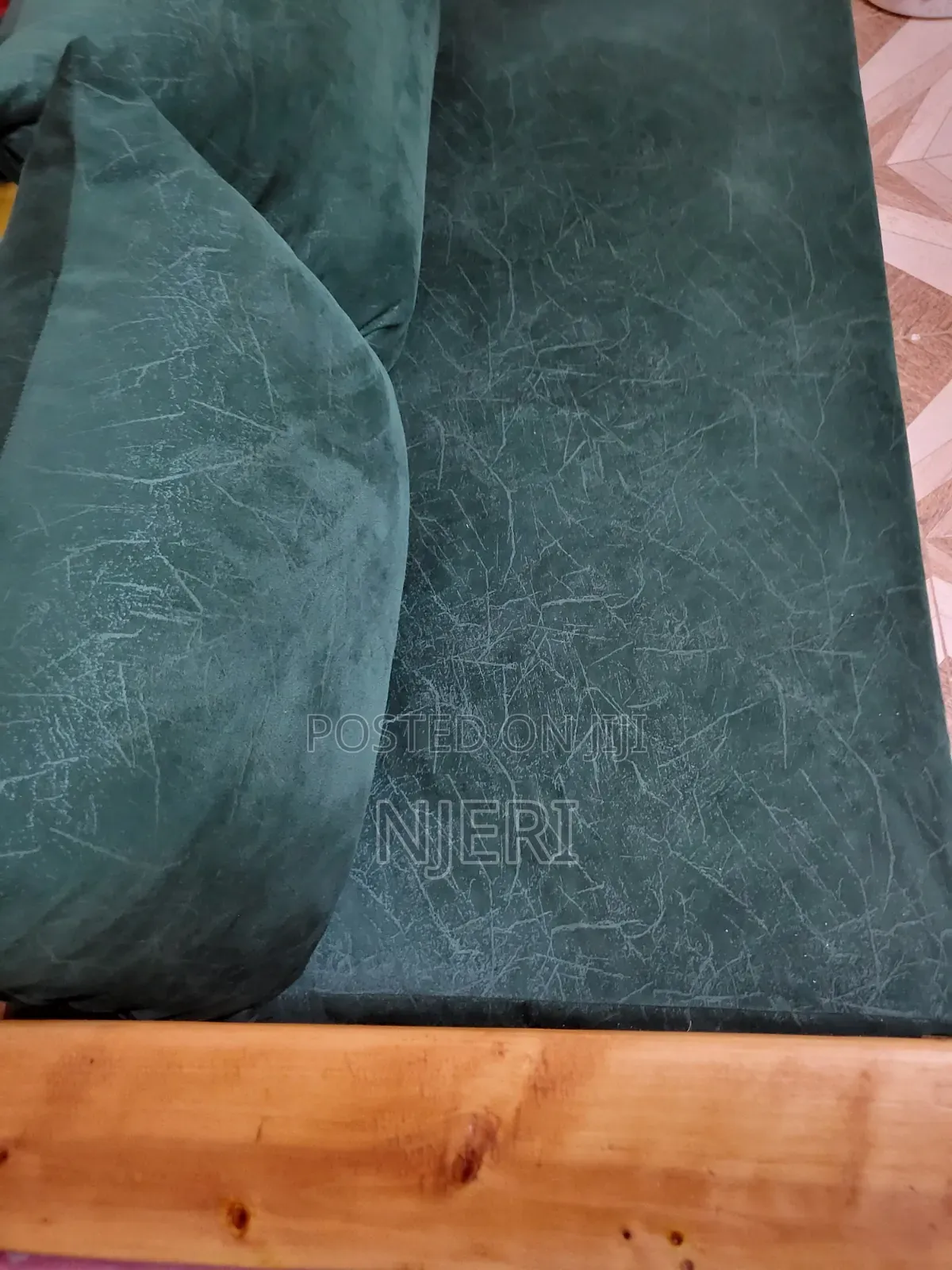 Emerald Green Pallet-Style Two-Seater Sofa/Couch