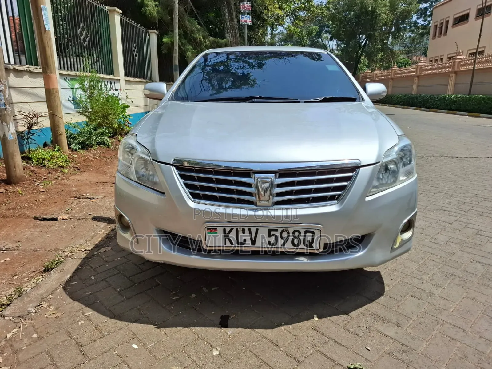 Toyota Premio 2012 Silver