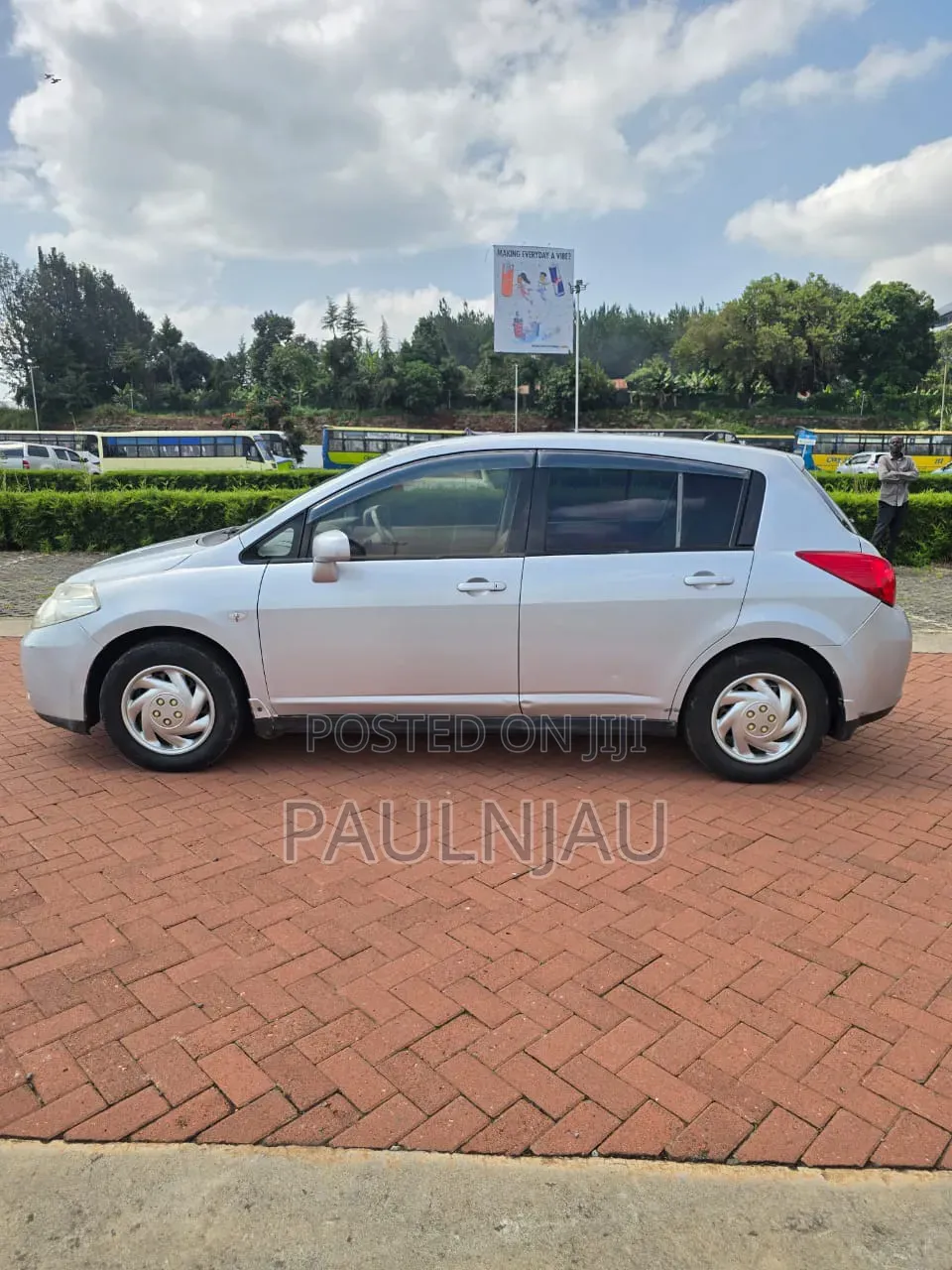 Nissan Tiida 2009