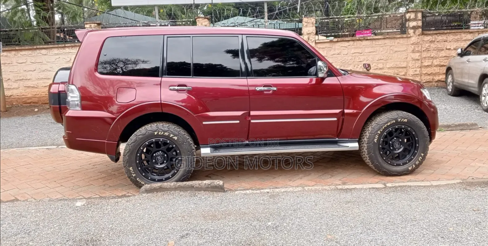 Mitsubishi Pajero 2015 Red