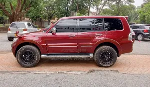 Mitsubishi Pajero 2015 Red