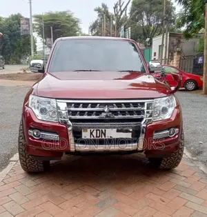 Mitsubishi Pajero 2015 Red