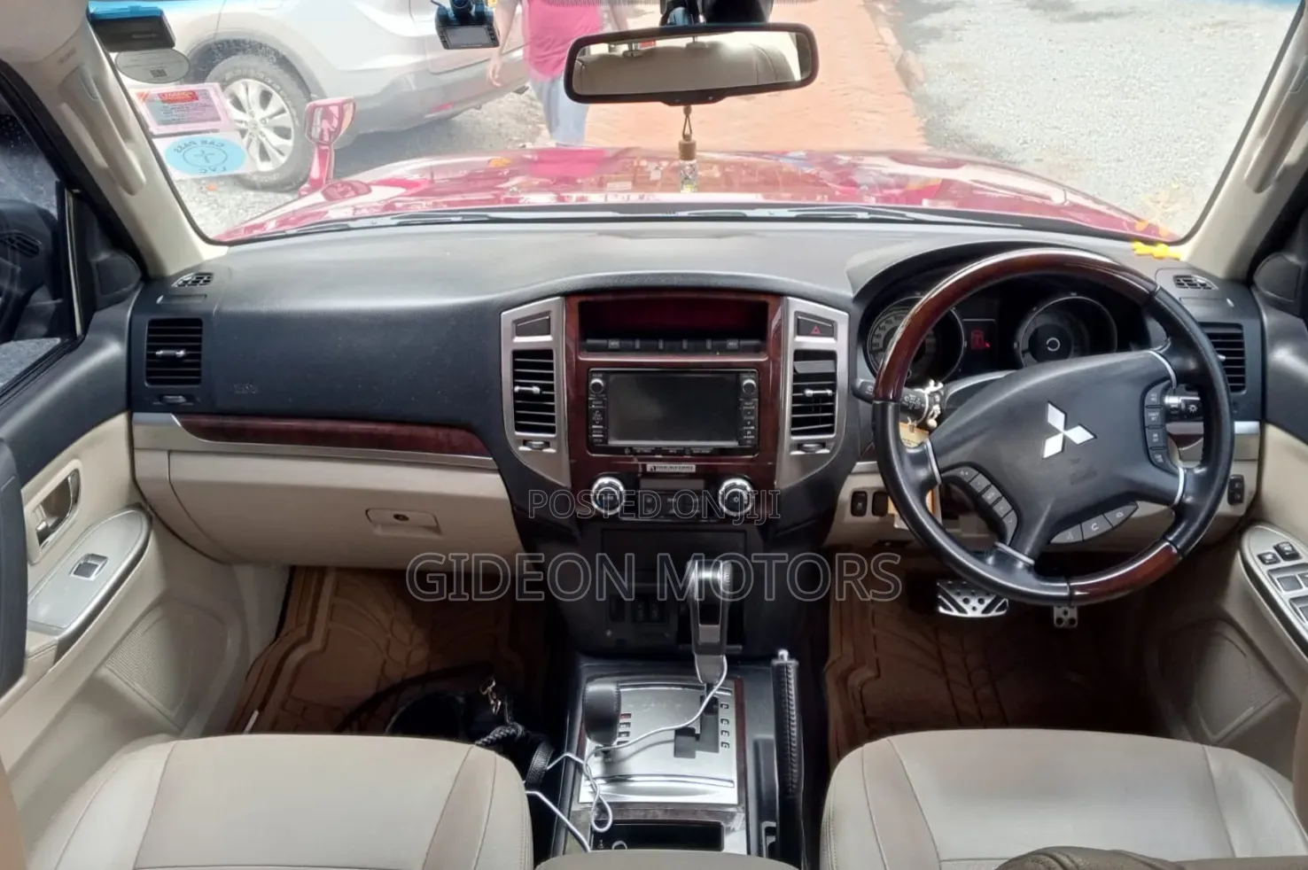 Mitsubishi Pajero 2015 Red