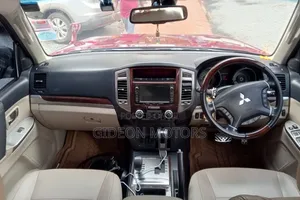 Mitsubishi Pajero 2015 Red