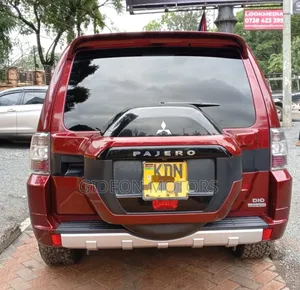 Mitsubishi Pajero 2015 Red