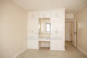 3bdrm Maisonette in Avenue Park for sale