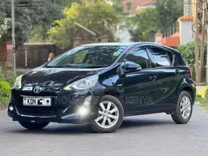 Toyota Aqua 2016 Black