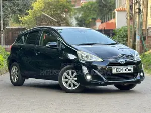 Toyota Aqua 2016 Black