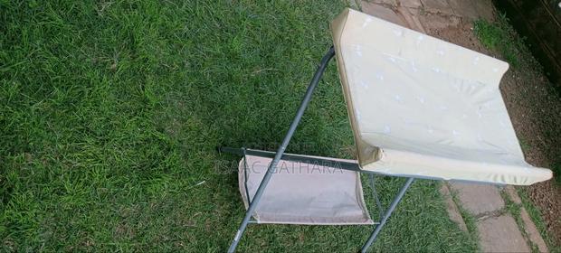 Portable Baby Bath Tub With Folding Stand - Great Condition - thumbnail 4