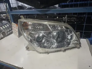 Toyota Rush 2012 Non Xenon