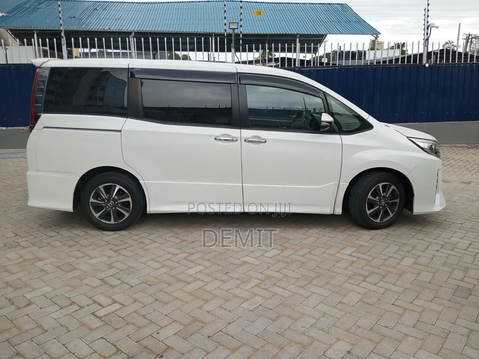 Toyota Noah 2019 White