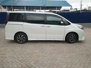 Toyota Noah 2019 White