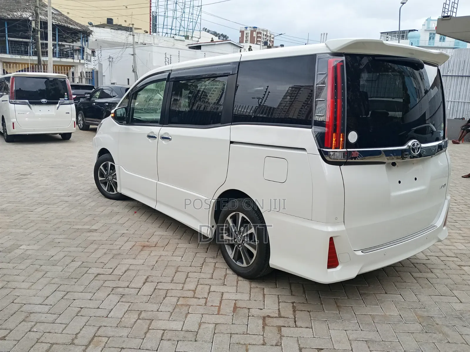Toyota Noah 2019 White