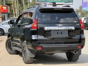 Toyota Land Cruiser Prado 2.8 2019 Black
