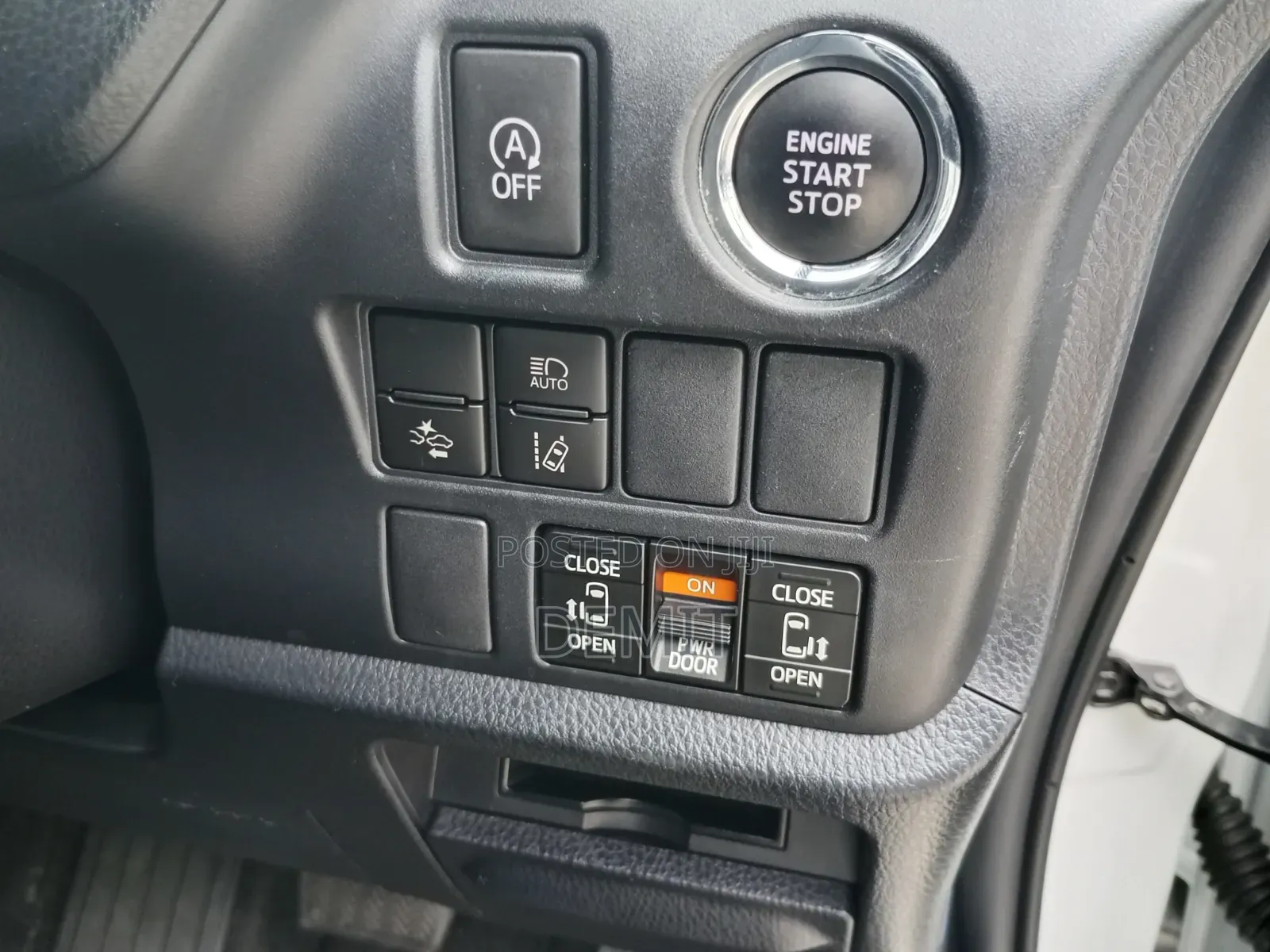 Toyota Noah 2019 White