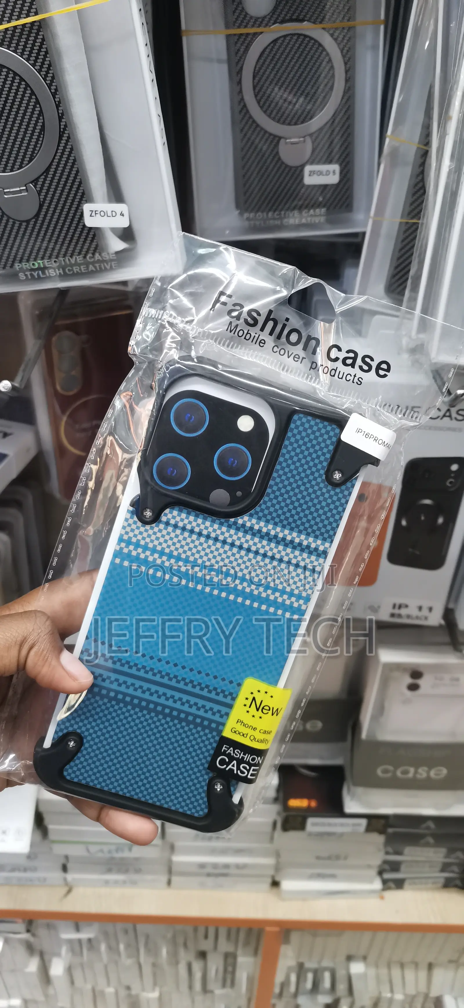 iPhone 14 Pro Max White Geometric Mosaic Pattern Case