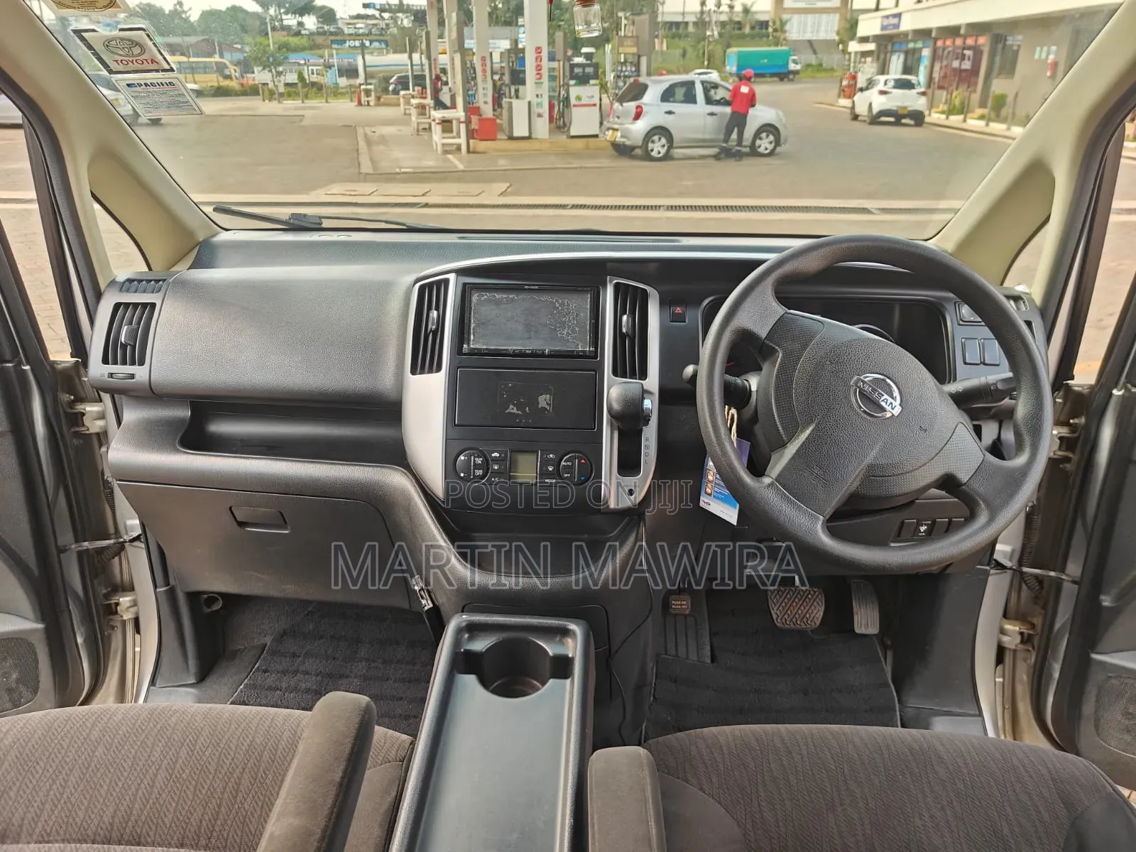 Nissan Serena 2011 Gray