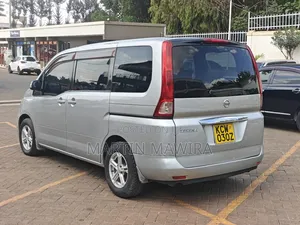 Nissan Serena 2011 Gray