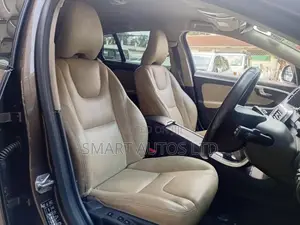 Volvo V60 2016 Brown