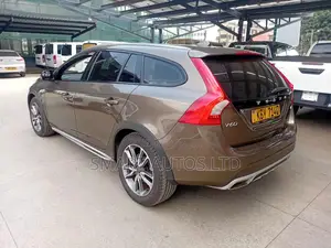 Volvo V60 2016 Brown