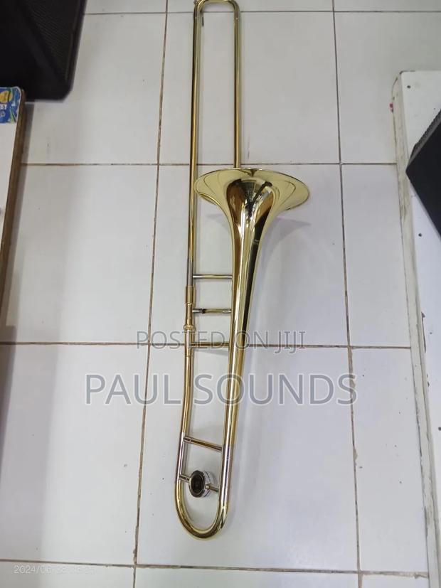 Standard Student Tenor Trombone in Bb (Yellow Brass) - main view