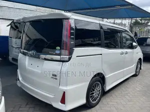 Toyota Noah 1.8 FWD Hybrid (7 seater) 2020 White