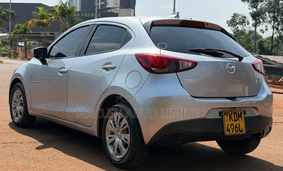 Mazda Demio 2017 Silver