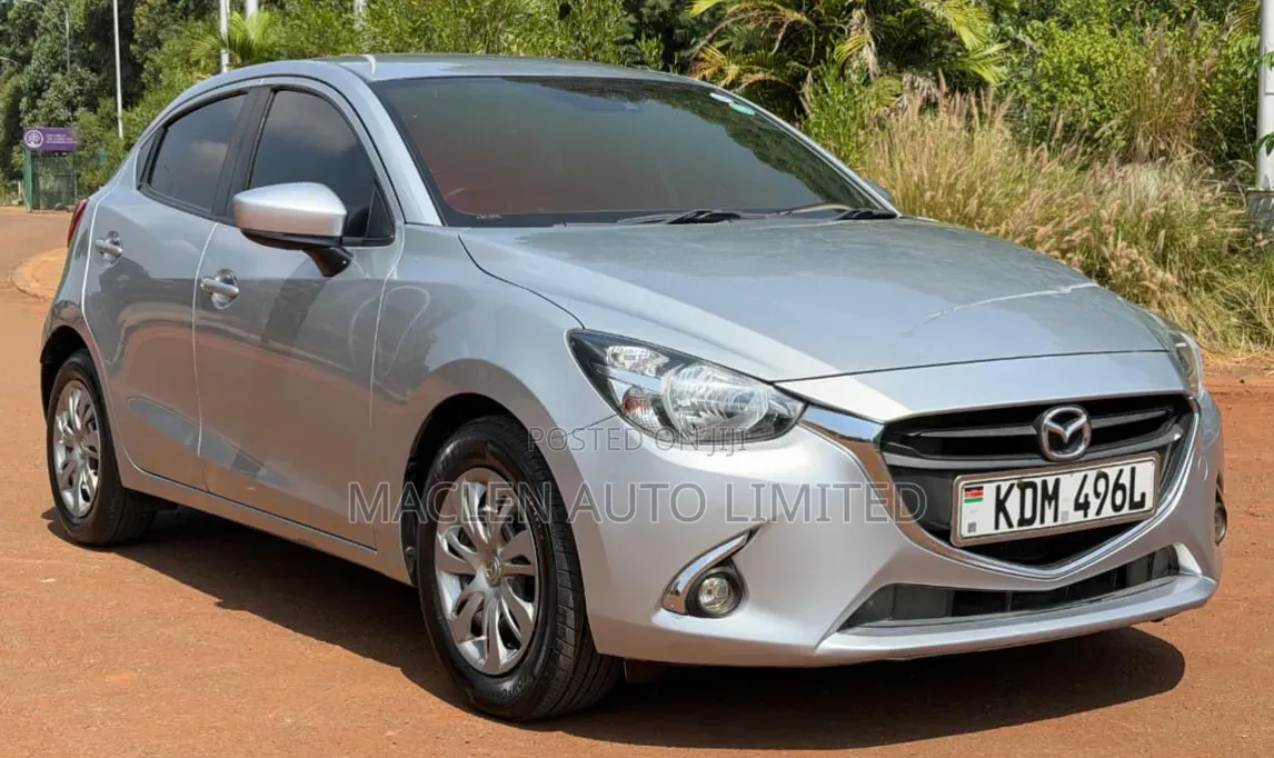 Mazda Demio 2017 Silver