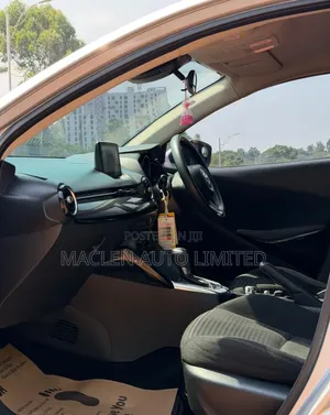 Mazda Demio 2017 Silver