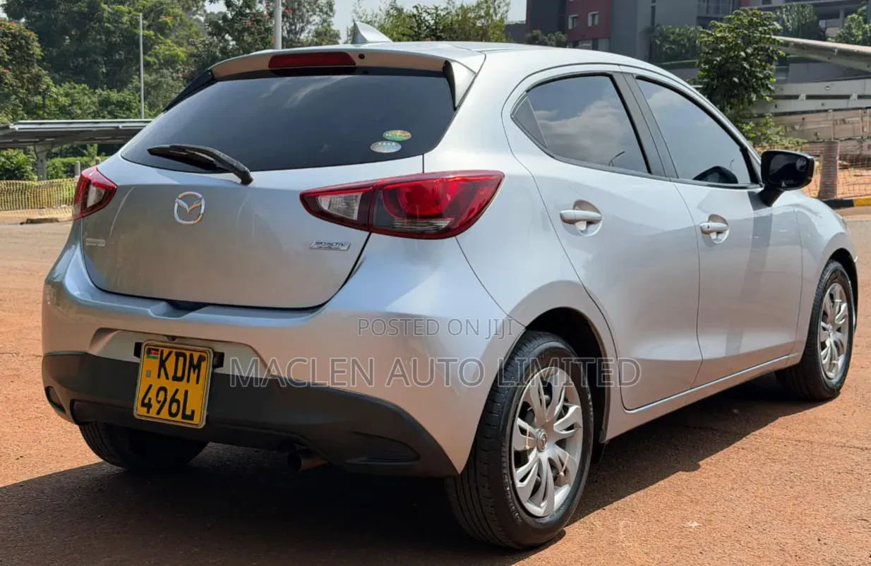 Mazda Demio 2017 Silver