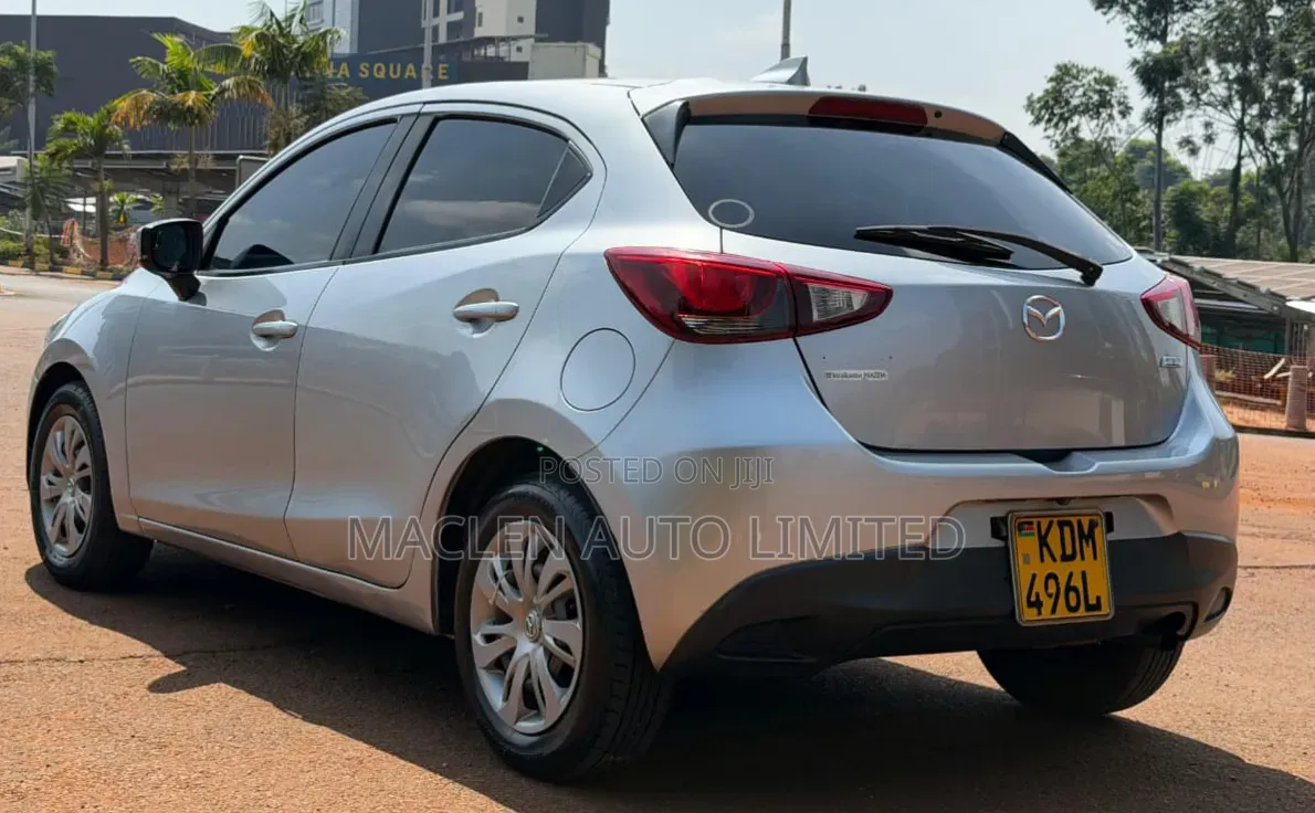 Mazda Demio 2017 Silver