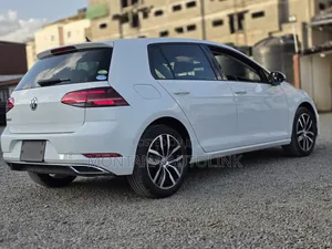 Volkswagen Golf 1.4T S FWD 2019 Pearl