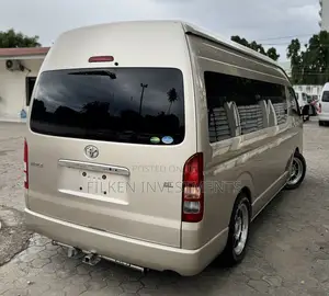 Toyota HiAce 2019 Gold