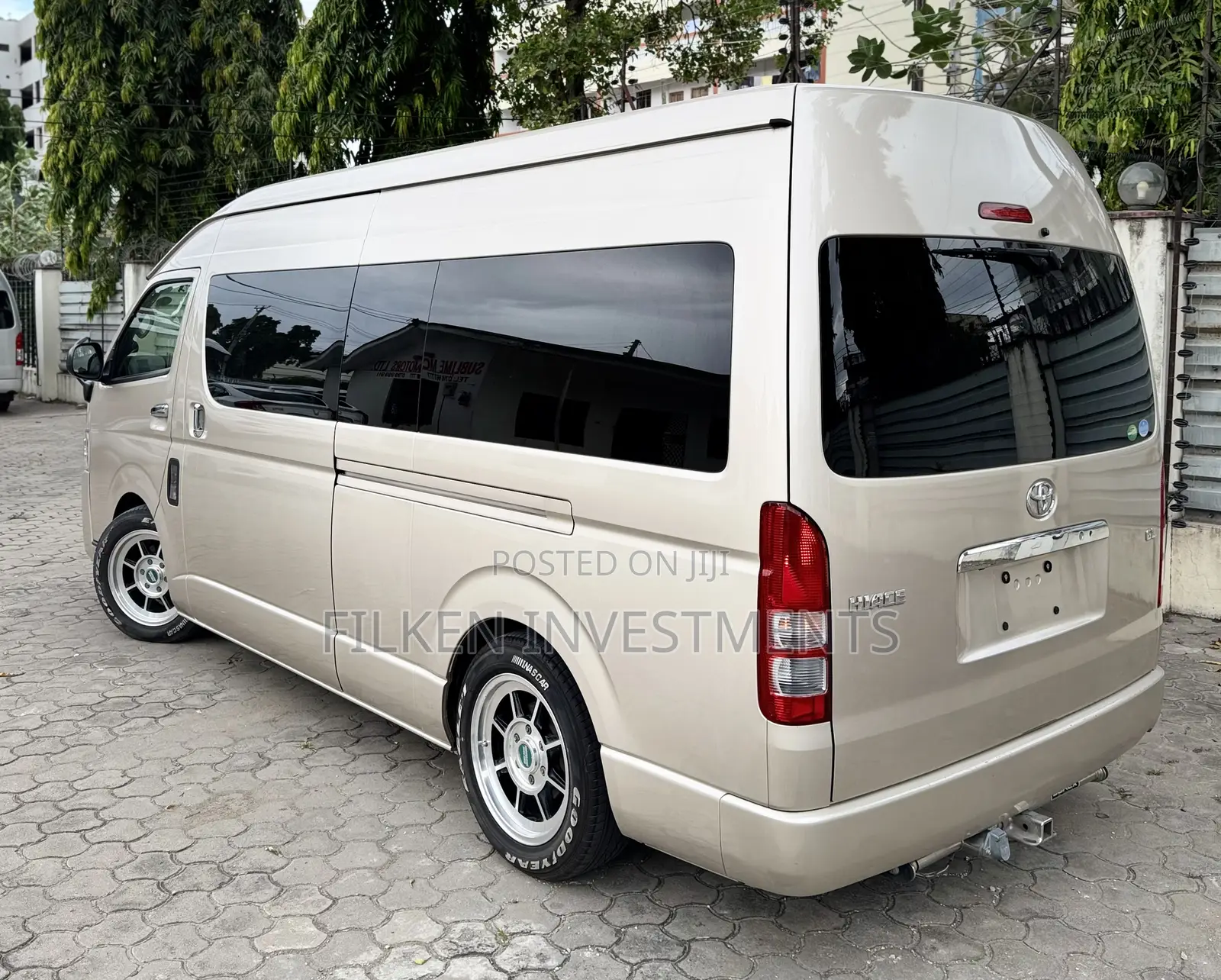 Toyota HiAce 2019 Gold