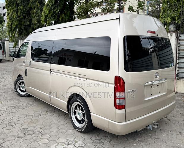 Toyota HiAce 2019 Gold - thumbnail 7