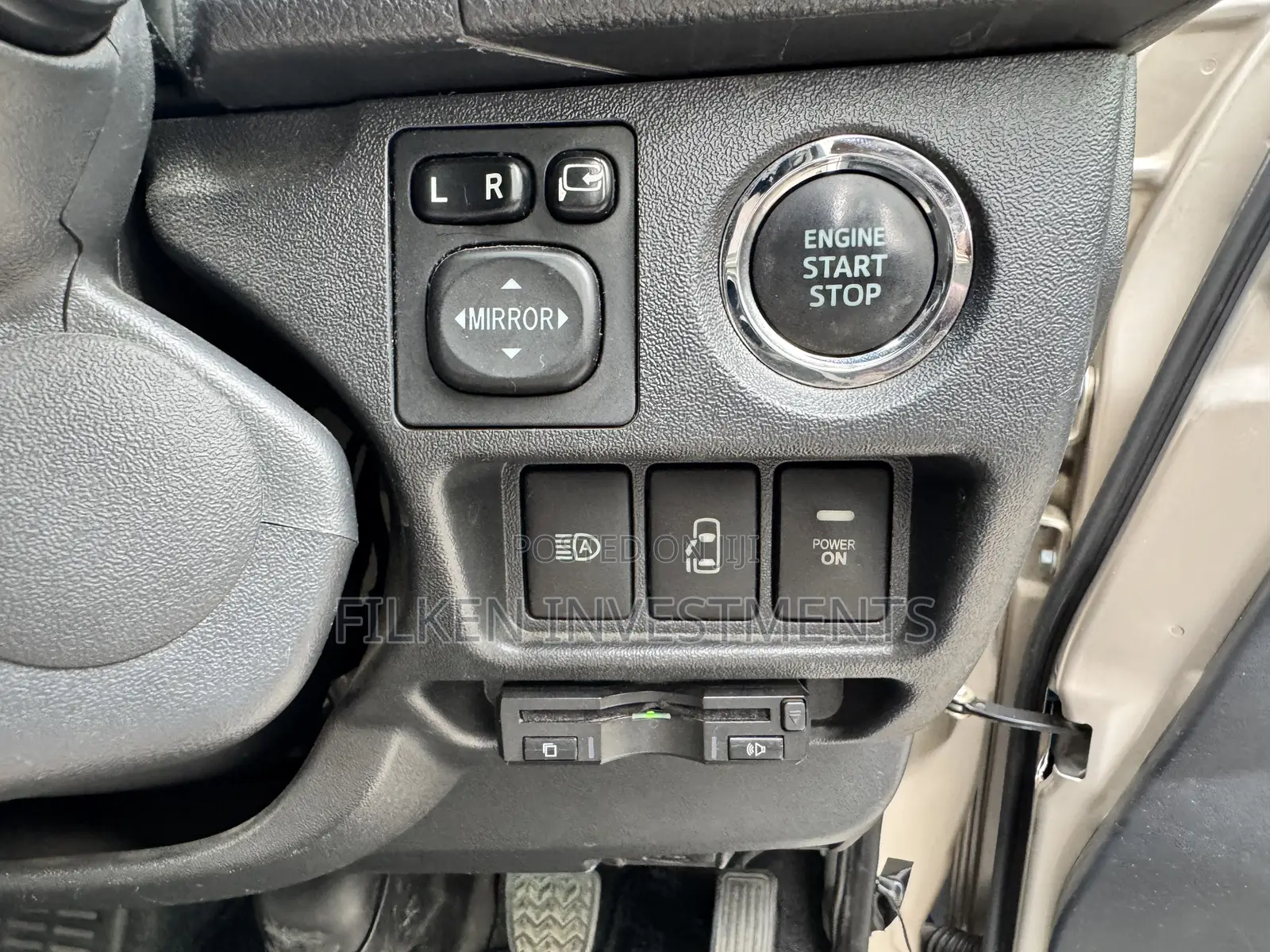 Toyota HiAce 2019 Gold
