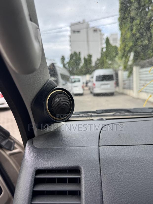 Toyota HiAce 2019 Gold - thumbnail 10