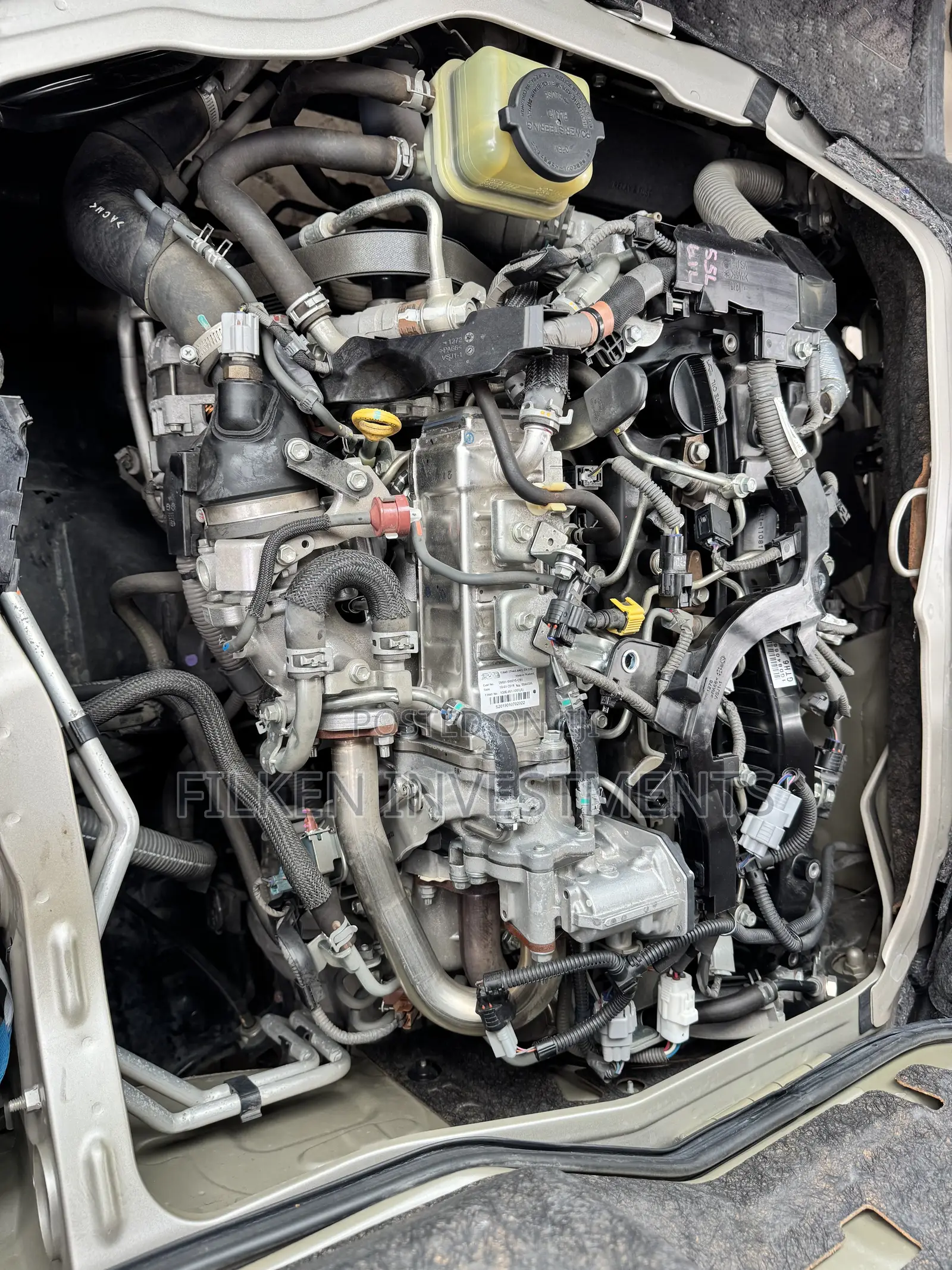 Toyota HiAce 2019 Gold