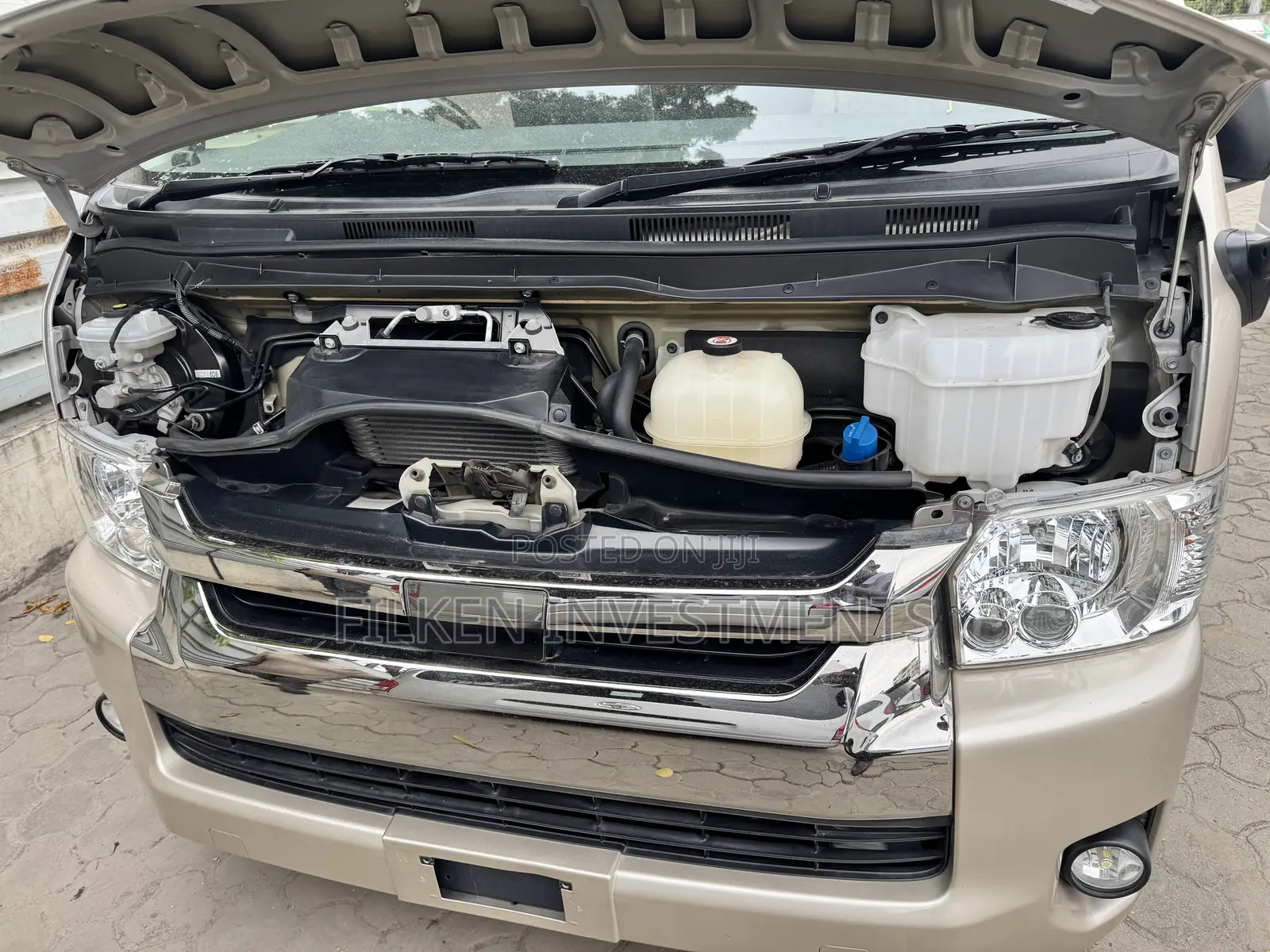 Toyota HiAce 2019 Gold