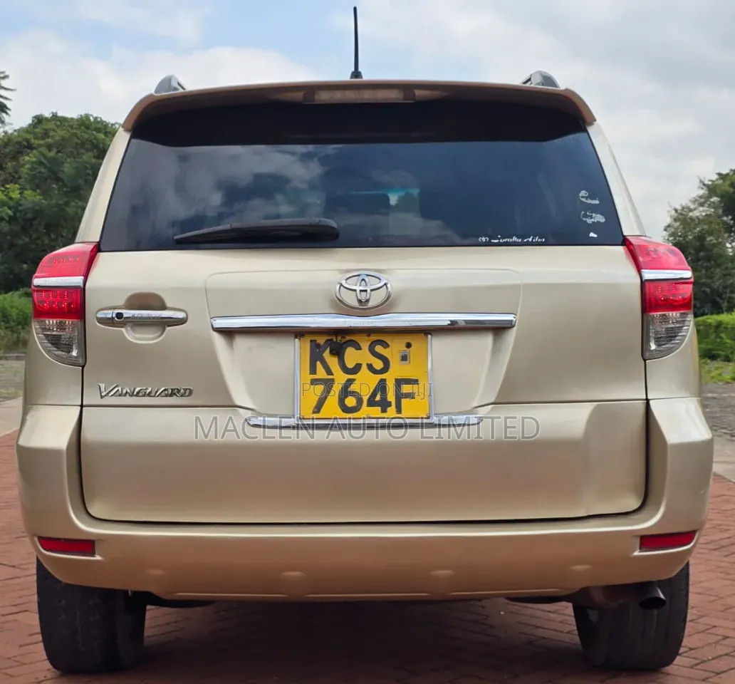 Toyota Vanguard 2011 Gold