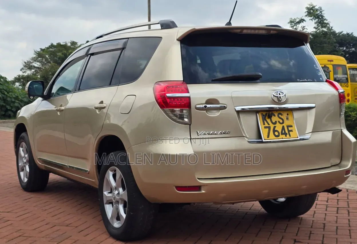 Toyota Vanguard 2011 Gold