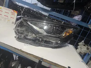 Auris 2015 Xenon Headlight